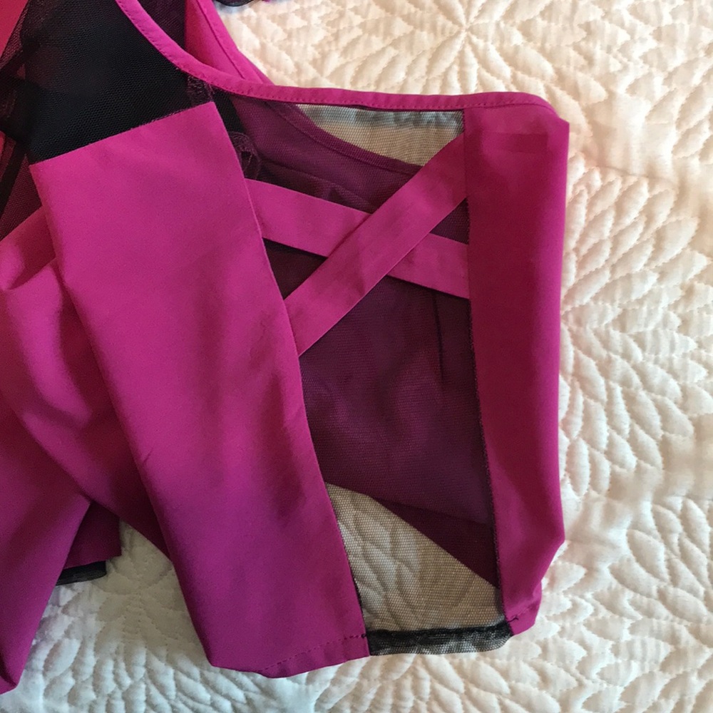 🖤4/$20! Guess Mesh Back Top 🖤💘 - Picture 3 of 7